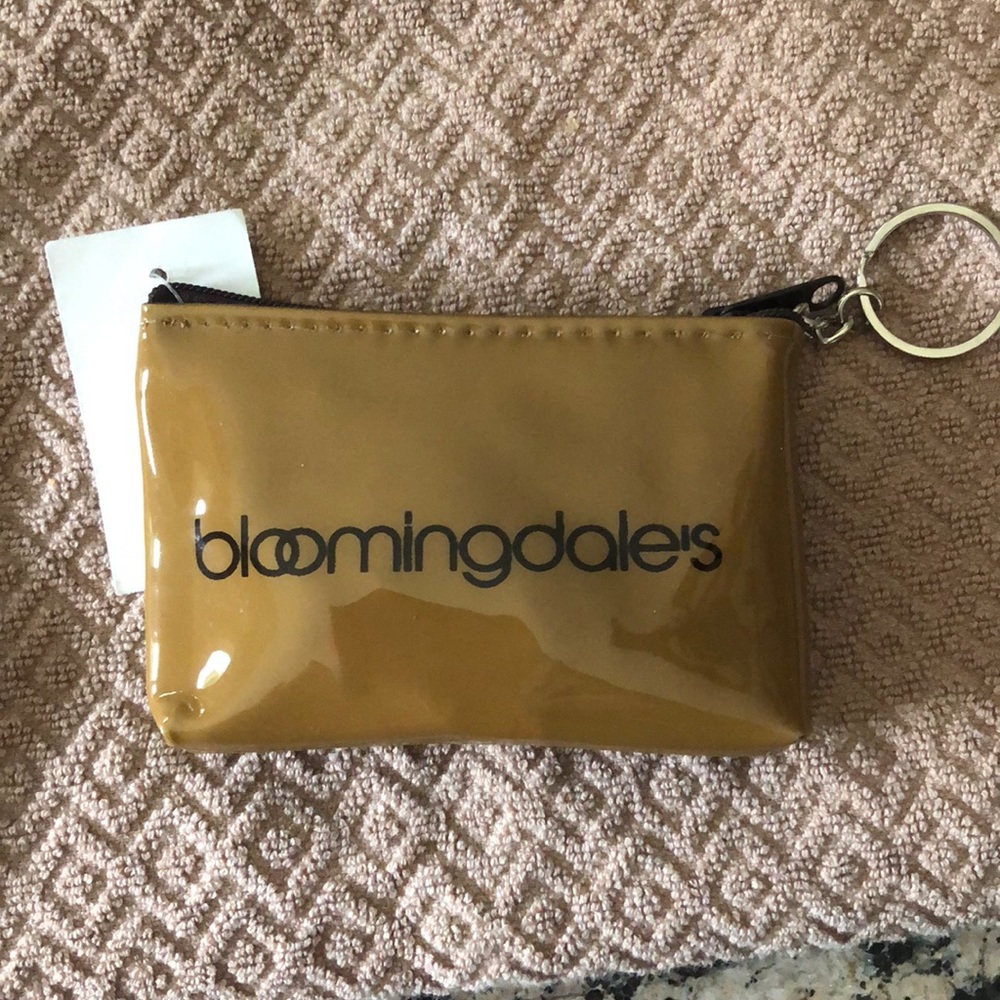 Bloomingdales key chain with credit holder - Picture 2 of 4